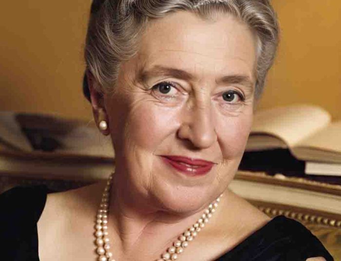 Agatha Christie Comes